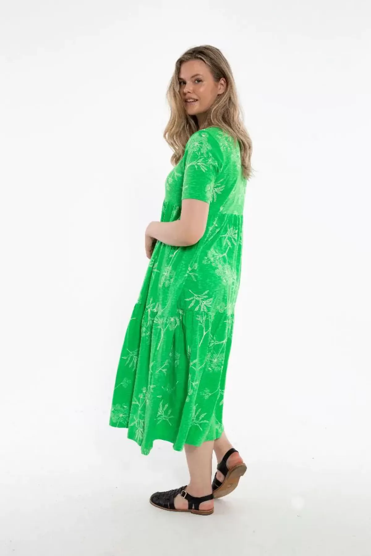 Abito casual in jersey slub biologico - Vestito primaverile verde bosco con finiture ispirate allo stile danese e dettagli bohemien