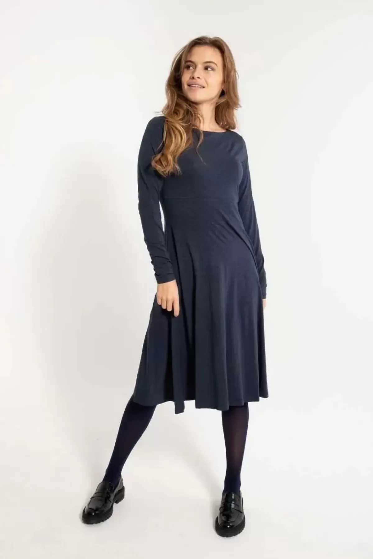 Abito Elegante in Viscosa Biologica Danesigrid - Blu Notte Confezionato a Mano 

（：，