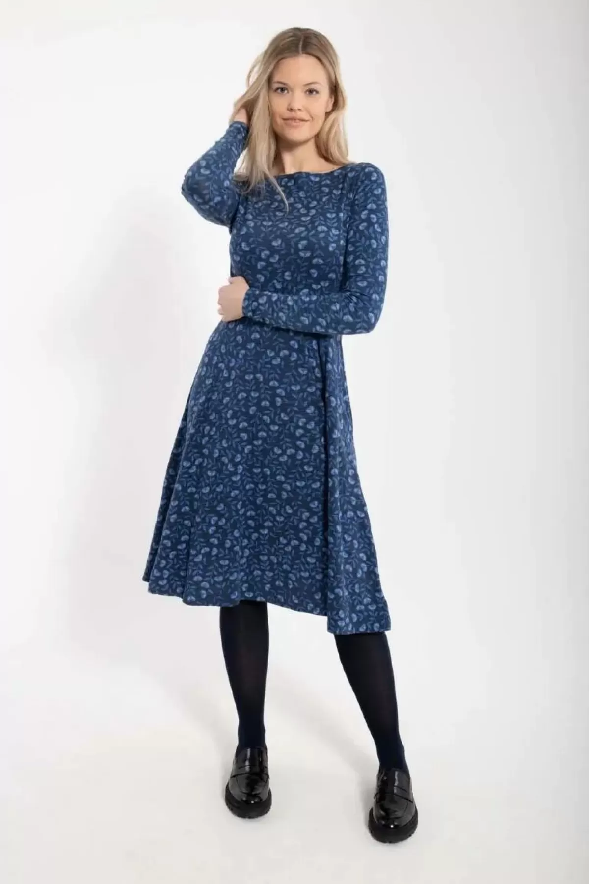 Dame Danefæ - Abito Elegante in Viscosa Organica, Modello Danesigrid Blu Marino Ghiacciato con Stampa Floreale