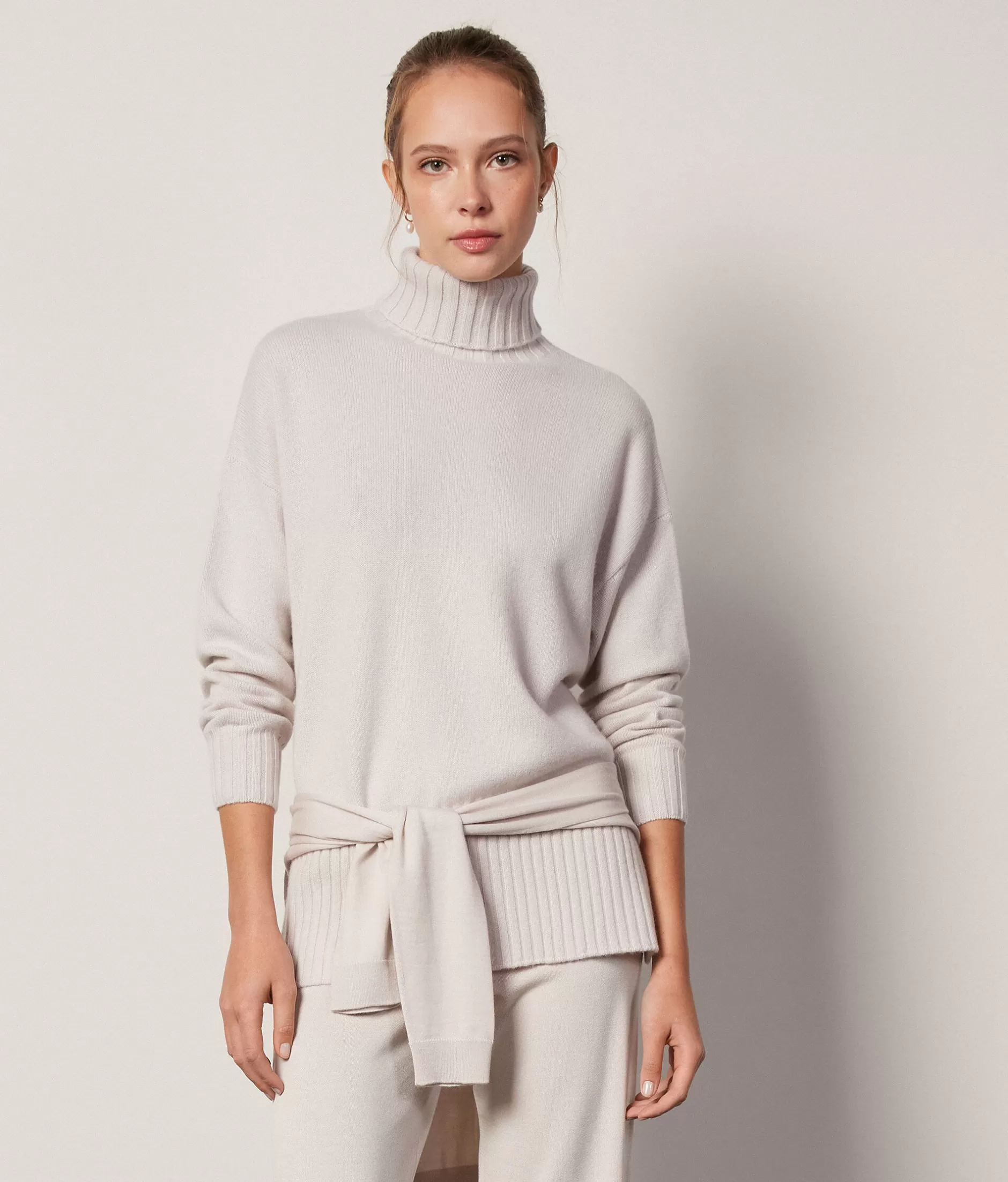 Falconeri Maglione Dolcevita Lussuoso in Puro Cashmere - Morbidissimo Intreccio con Collo Alto, Tinta Avorio Chiaro - Indumento Invernale di Conforto Senza Tempo