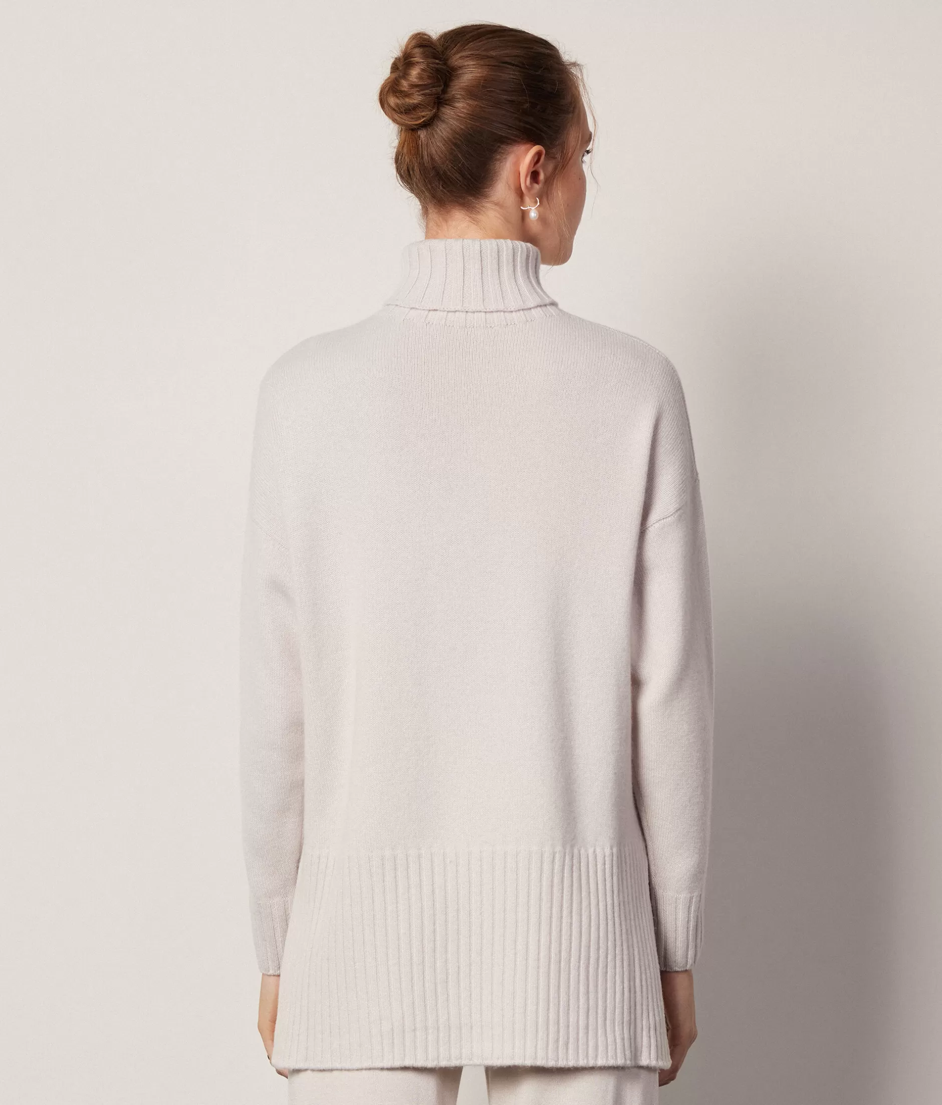 Falconeri Maglione Dolcevita Lussuoso in Puro Cashmere - Morbidissimo Intreccio con Collo Alto, Tinta Avorio Chiaro - Indumento Invernale di Conforto Senza Tempo