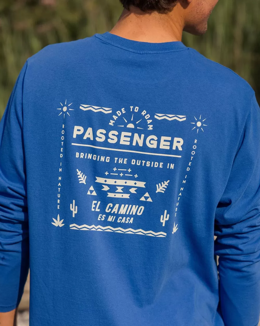 Maglia Uomo EcoSostenibile in Cotone Rigenerato - Design Minimalista per Viaggi Liberi