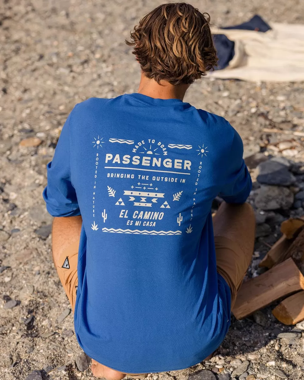 Maglia Uomo EcoSostenibile in Cotone Rigenerato - Design Minimalista per Viaggi Liberi