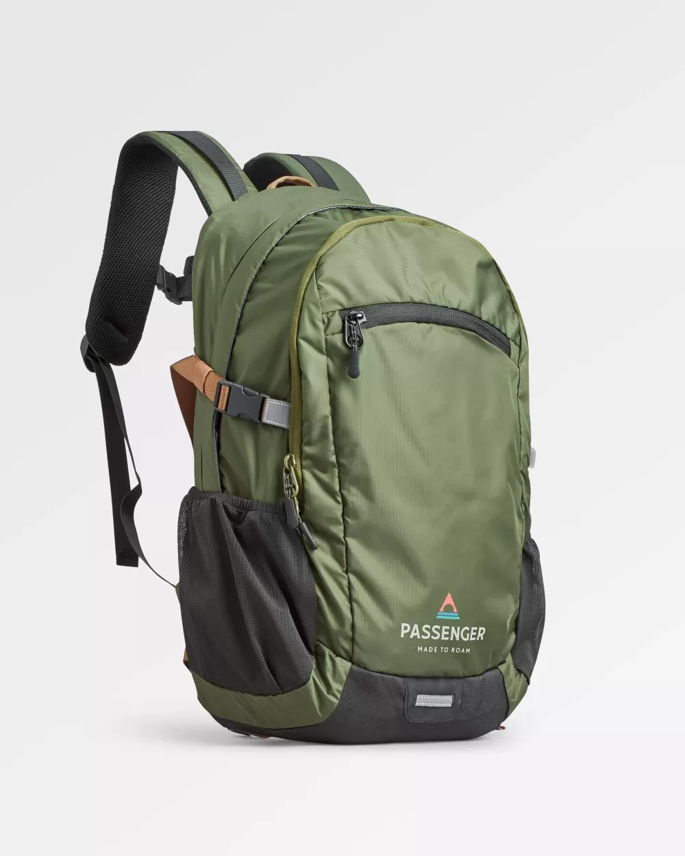 Zaino Ecologico Passenger Track 20 Litri - Design Pratico in Tessuto Rigenerato

，