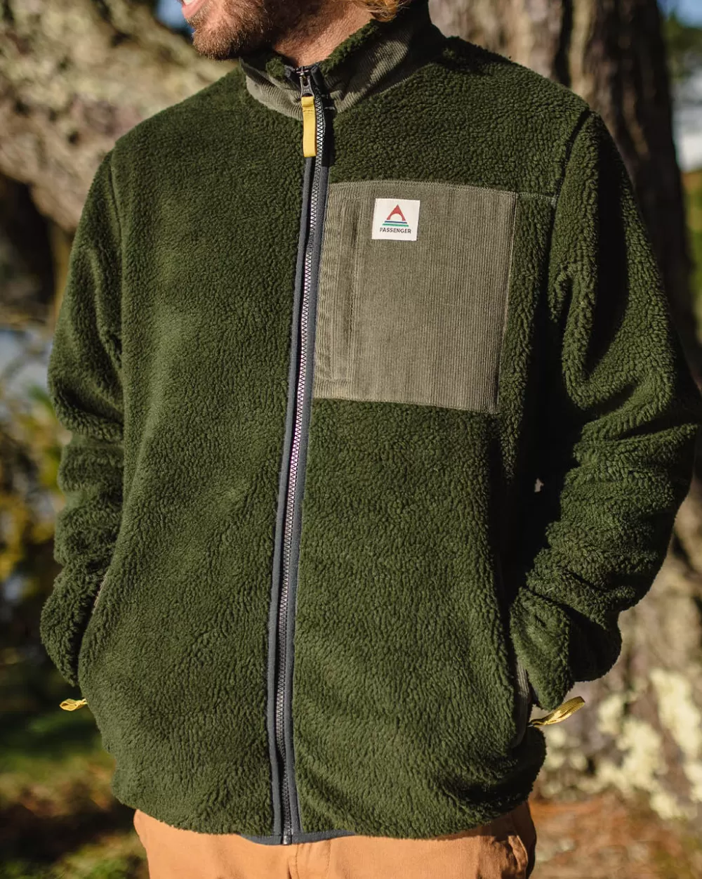 Giacca Trekker Eco-Friendly in Pile Sherpa Rigenerato a Spessore Ultra - Avventura Sostenibile con Conforto Naturale, Design Resistente by Passenger