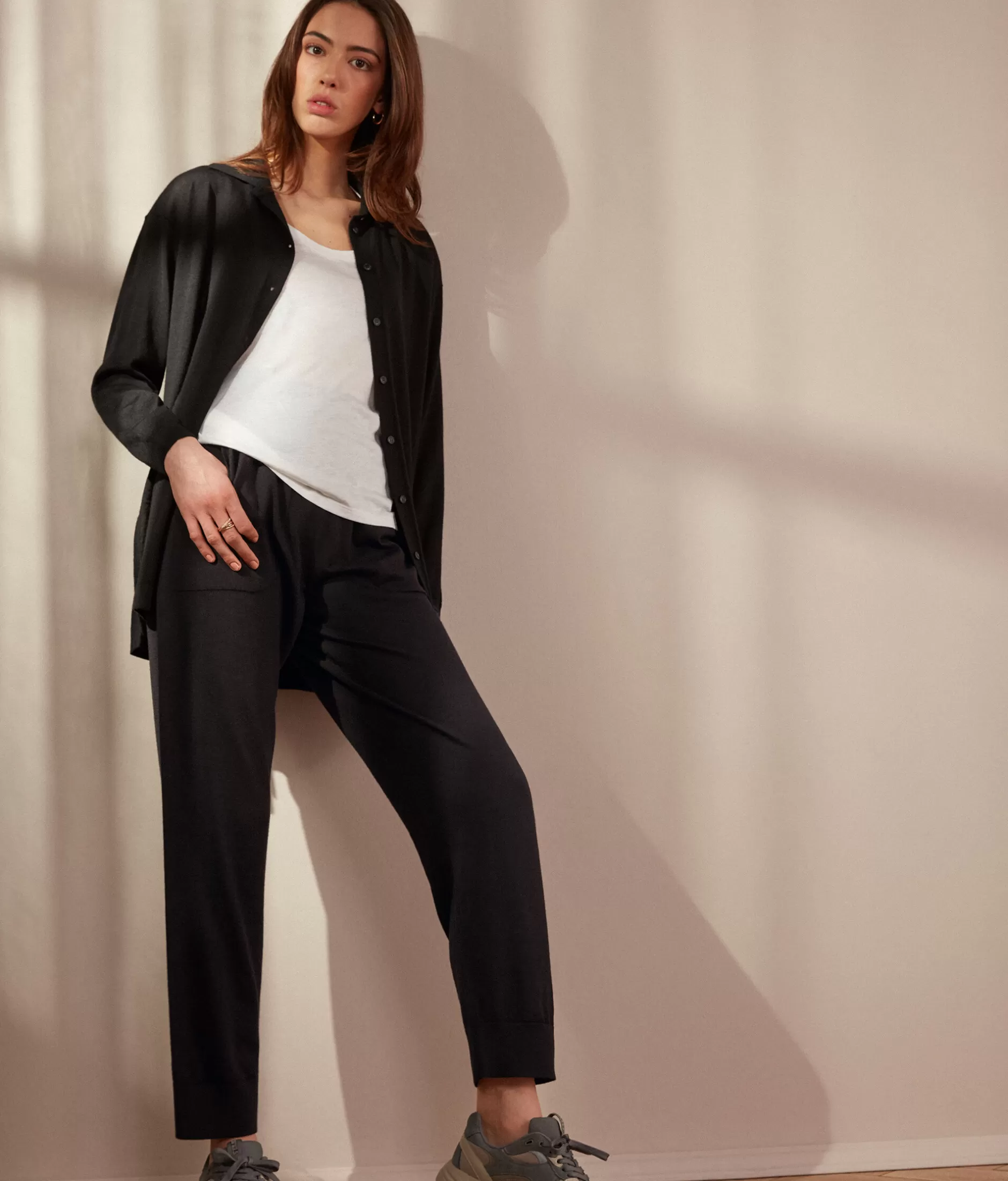 Falconeri Pantaloni in Cashmere Ultrafine con Polsino - Modello 9107 Nero Assoluto, Lusso e Morbidezza Senza Paragoni
