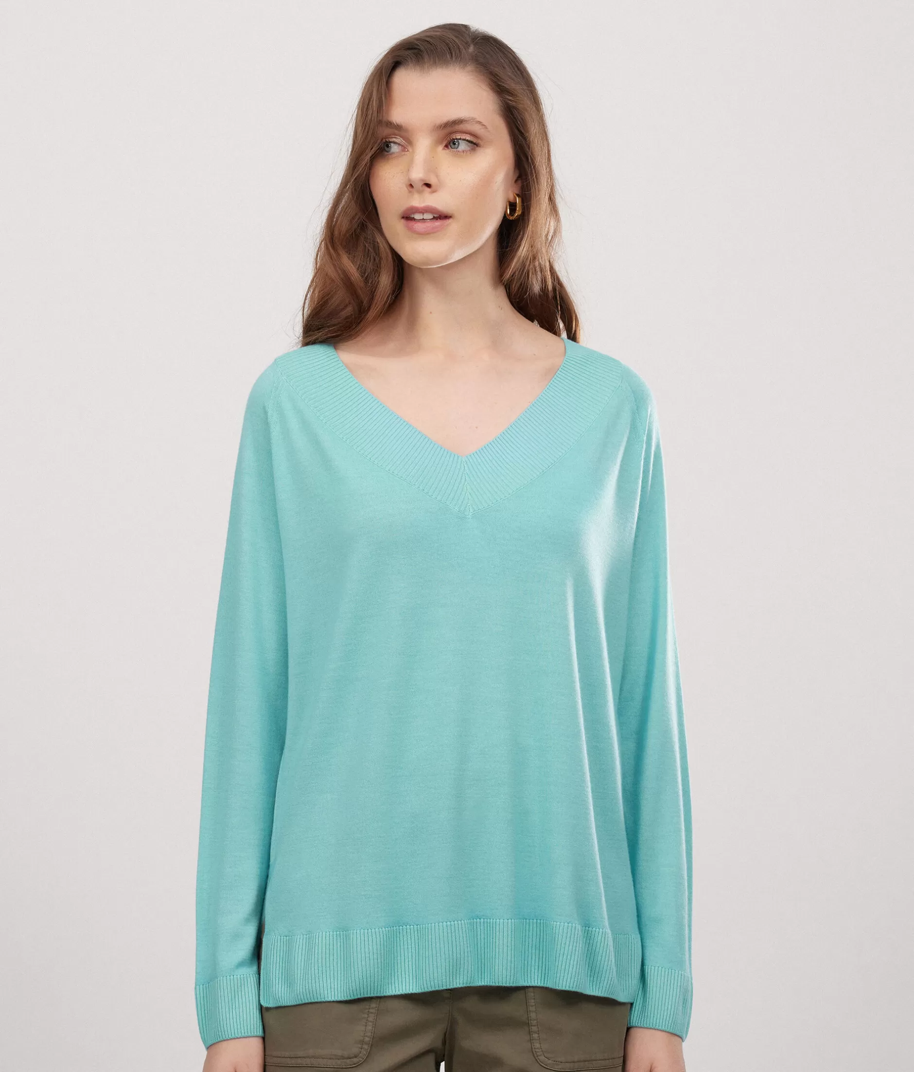 Falconeri Maglione in Cashmere Superfine - Scollo a V Blu Oltremare con Tinto a Mare - Mod. 8980