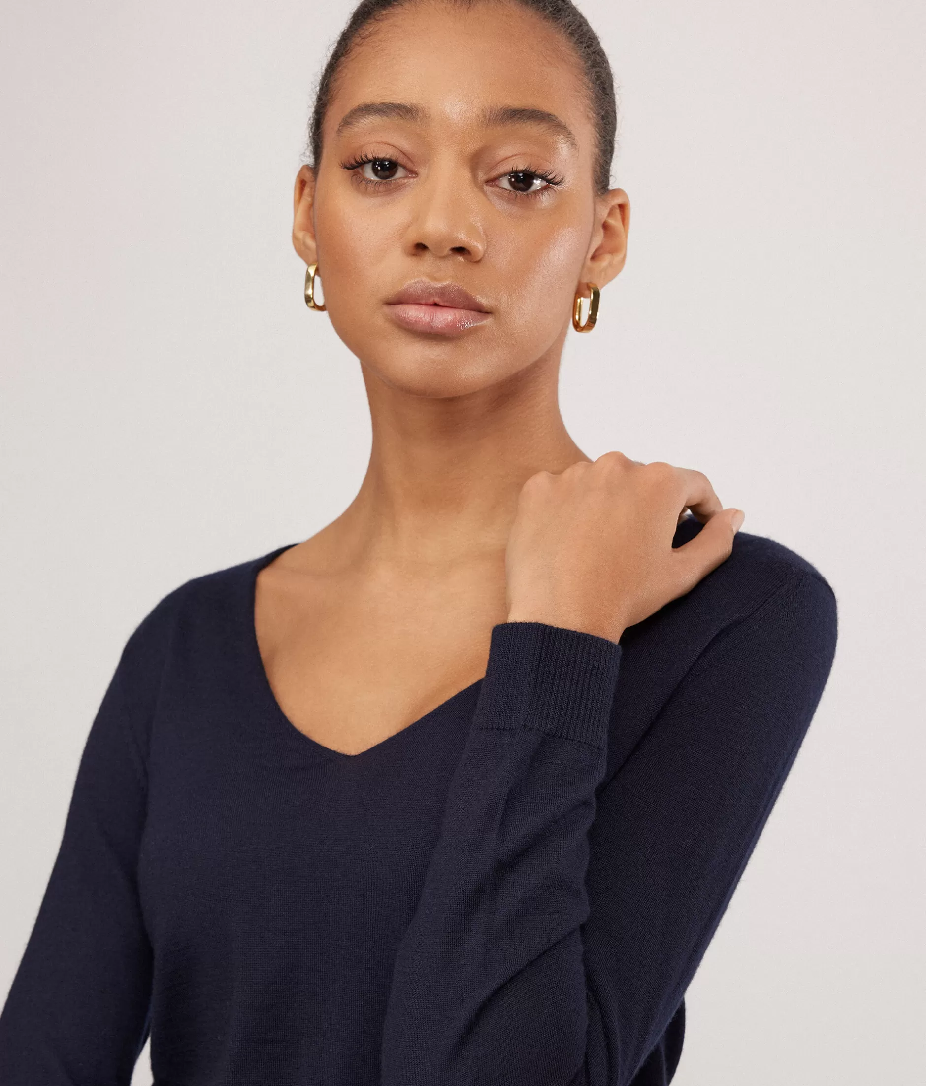 Falconeri Maglione Femminile in Puro Cashmere Extra Fine - Scollo a V Conforto Elegante Mod. 9400 Blu Notte