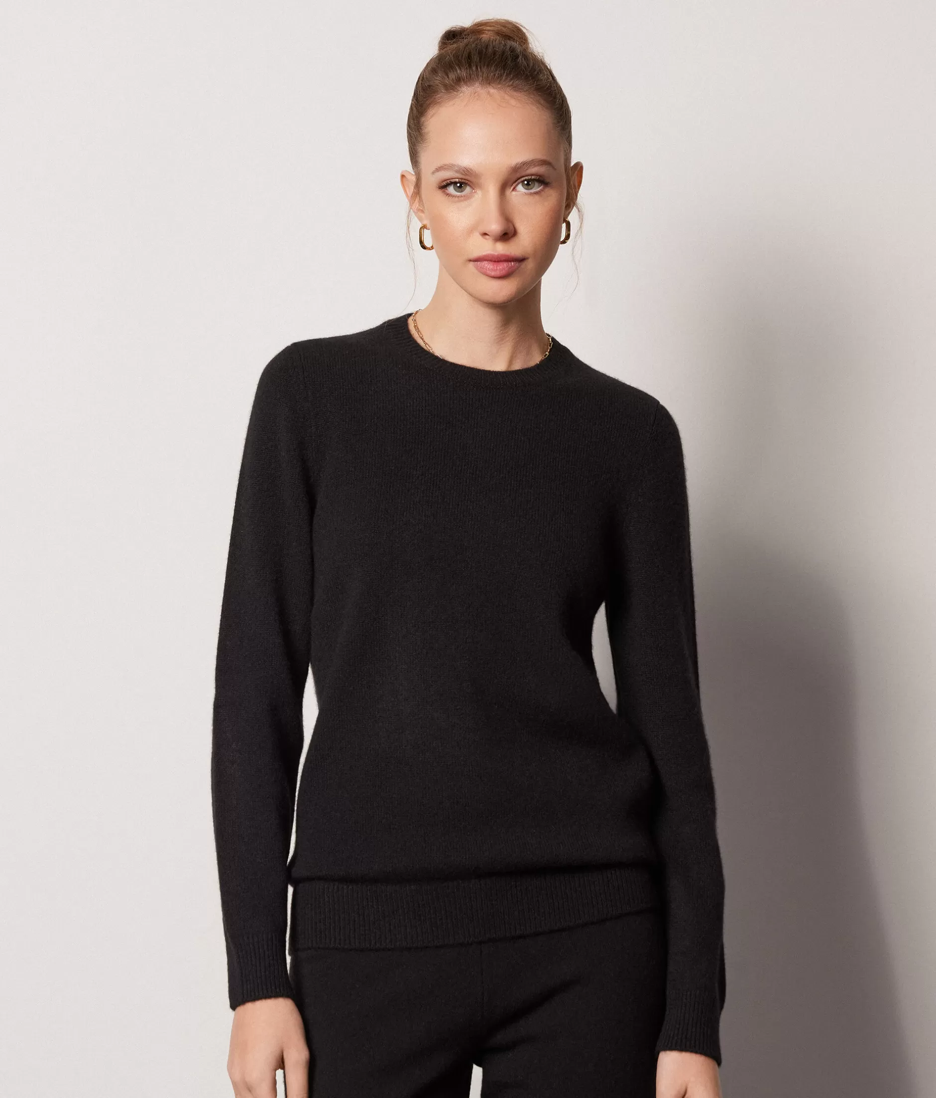 Falconeri Maglione Uomo in Cashmere Extra Morbido - Girocollo Classico Nero Puro Modello 9107