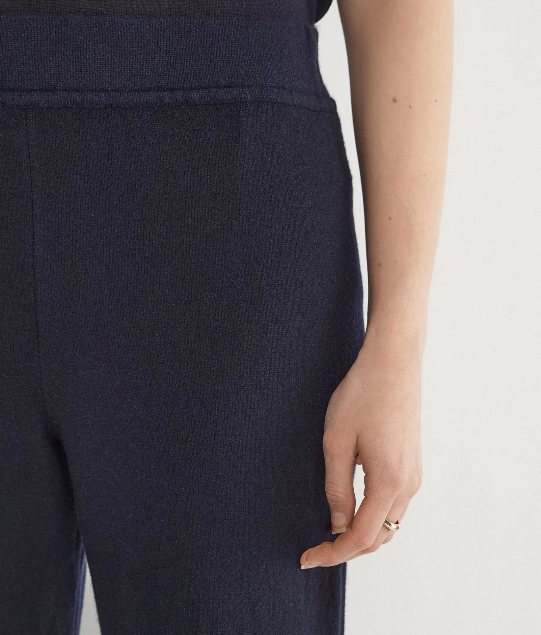 Falconeri Pantaloni Palazzo in Cashmere Ultra Morbido - Offerta Imperdibile, Blu Navy Elegante Modello 9400 Conforto Senza Paragoni