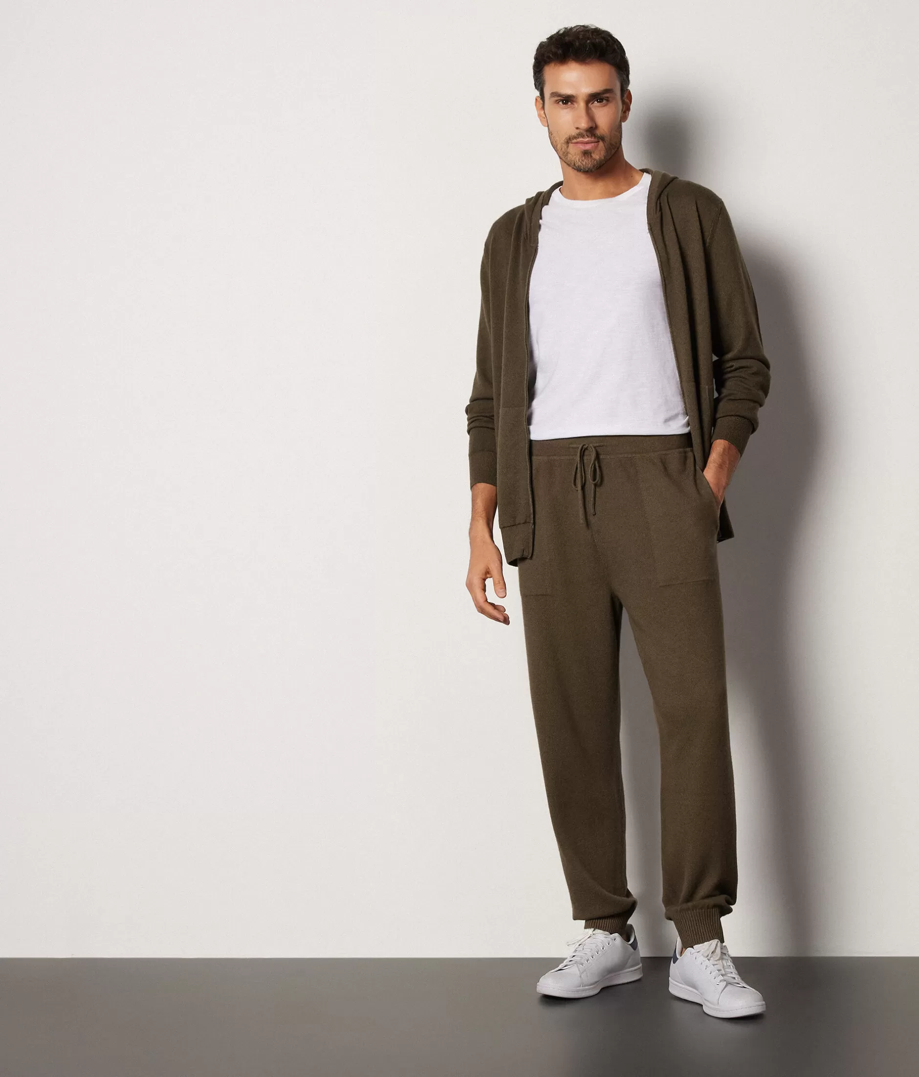 Falconeri Pantaloni Cashmere Lavaggio Garza Verde Oliva - Morbidezza Extra in Offerta Limitata