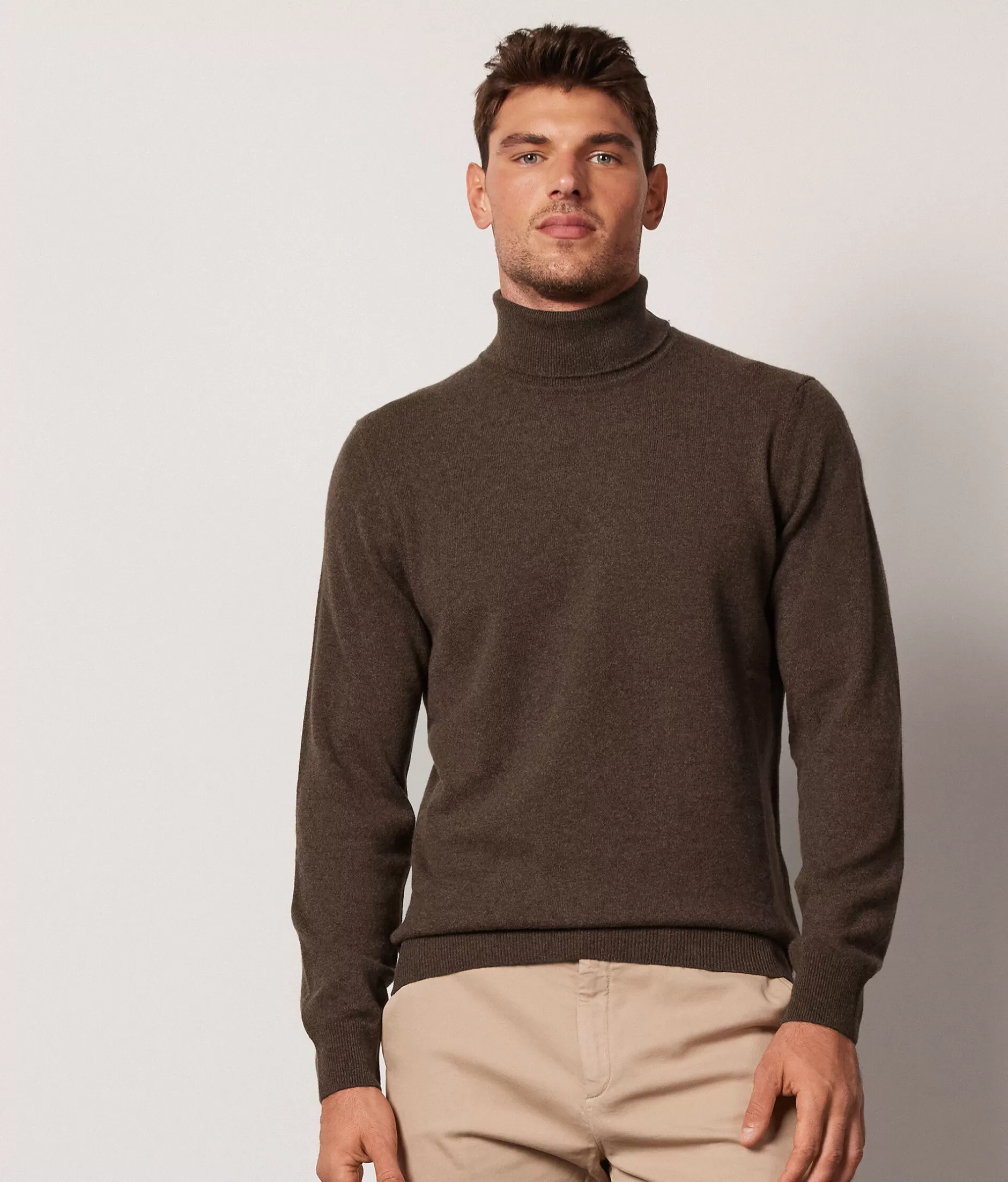 Maglione Dolcevita in Morbido Cashmere Falconeri - Tonalità Marrone Cacao, Modello Esclusivo 8956 (Fine Serie)