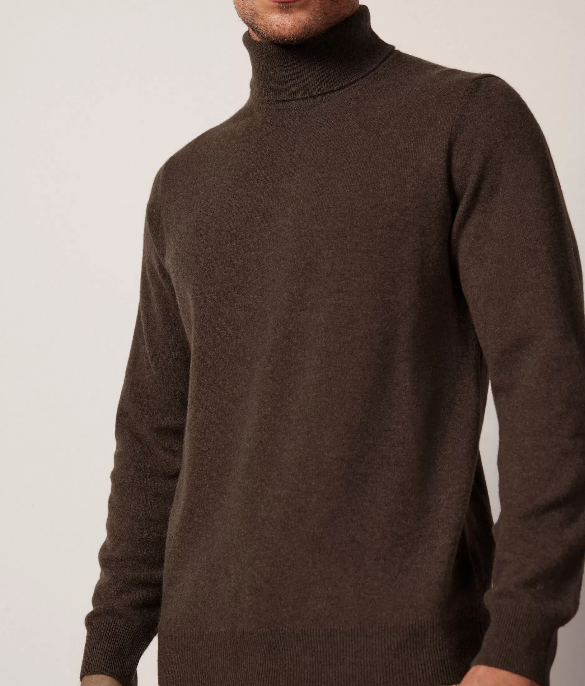 Maglione Dolcevita in Morbido Cashmere Falconeri - Tonalità Marrone Cacao, Modello Esclusivo 8956 (Fine Serie)