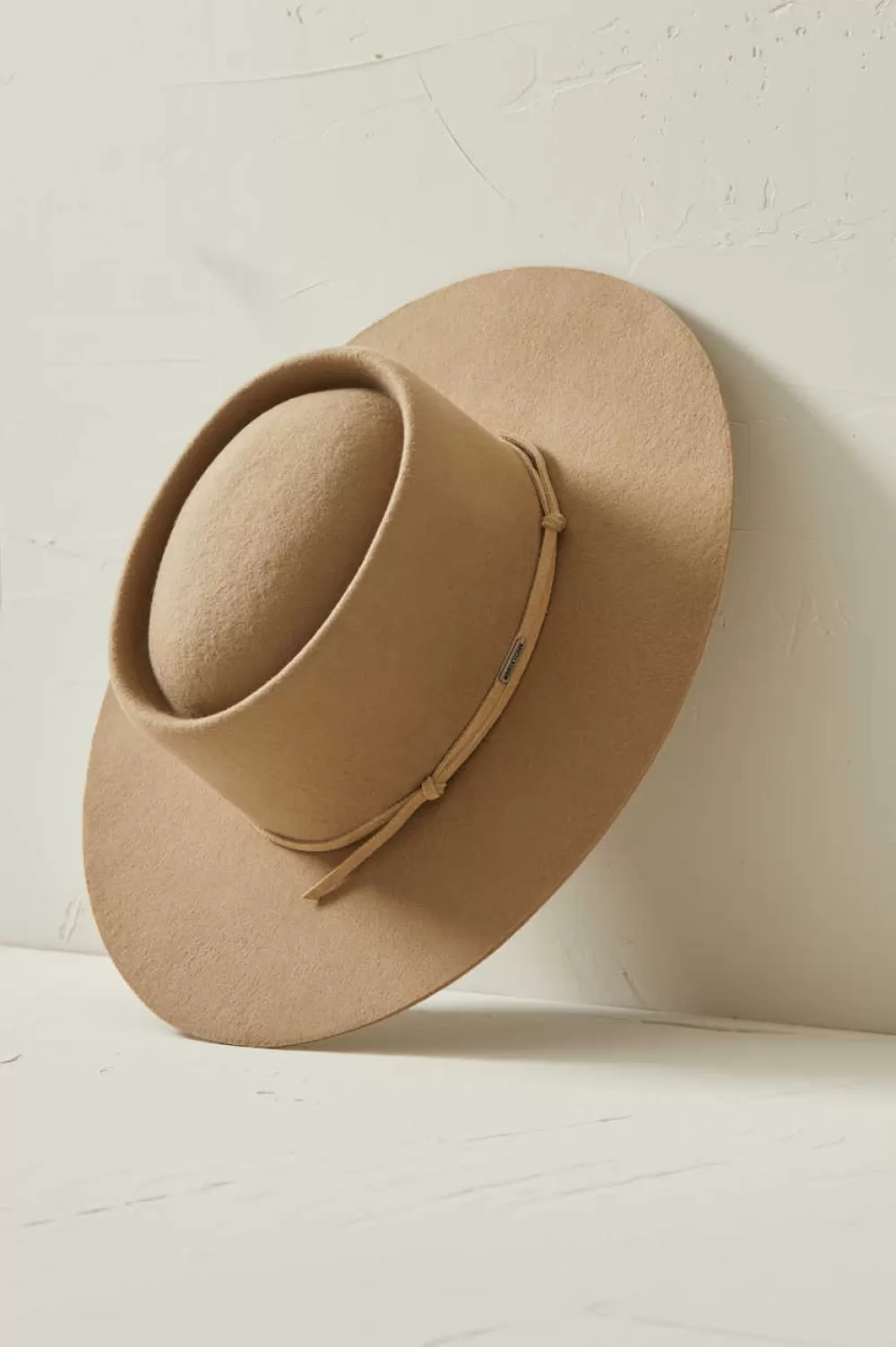 Cappelli Brixton Vale per Donna: Fedora e Modelli con Tesa Larga – Stile senza Tempo