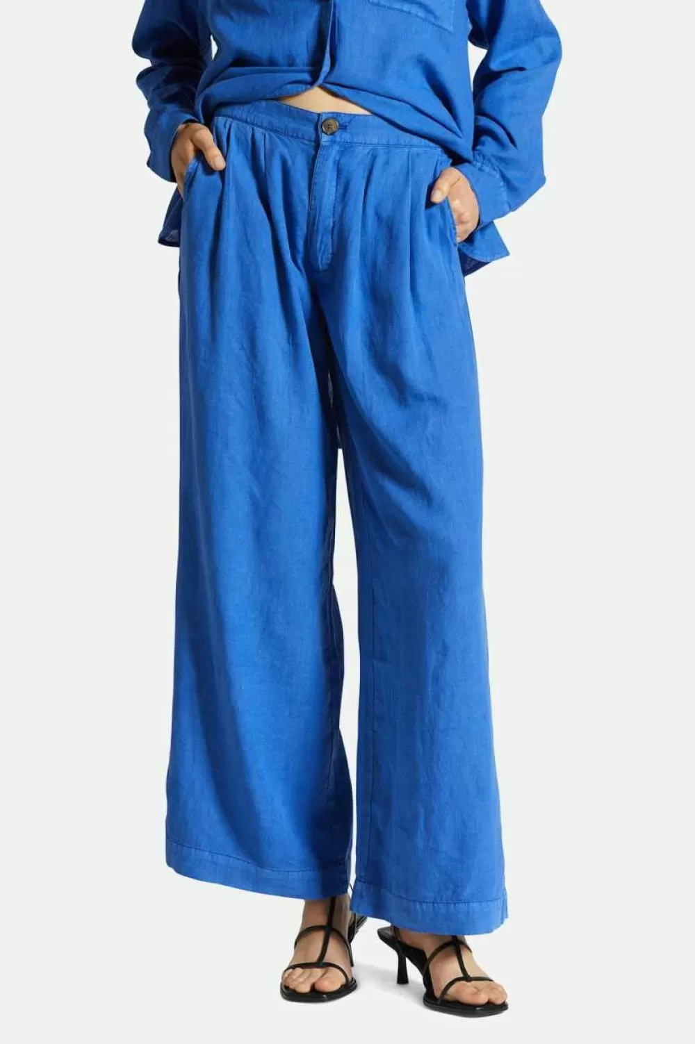 Pantaloni Retrò in Fibre Naturali con Gamba Oversize - Lino Mistato per Look Effortless by Brixton

(：，。，，
