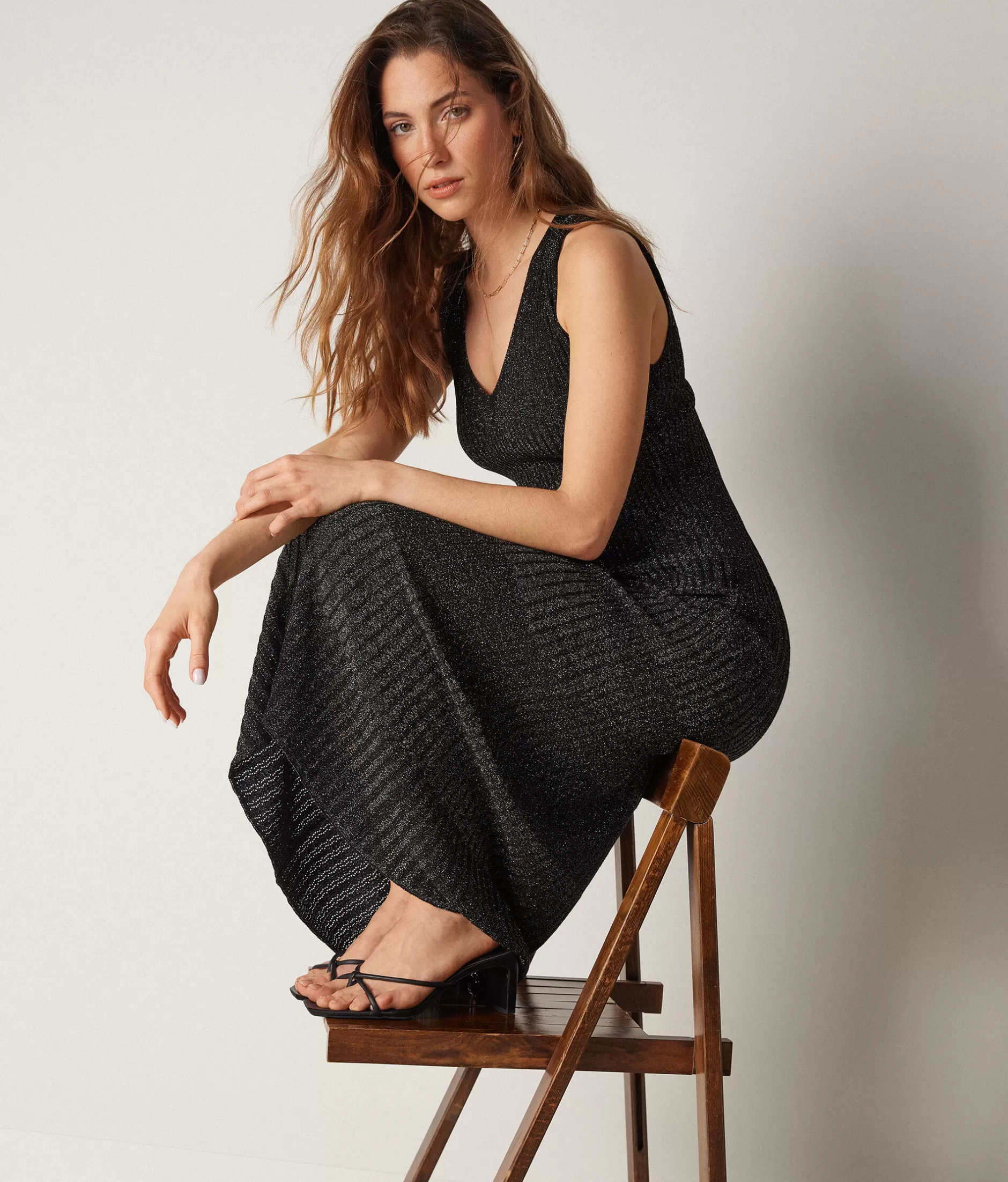 Abito in Lamé Falconeri con Scollatura a V - Elegante Vestito Nero Da Donna