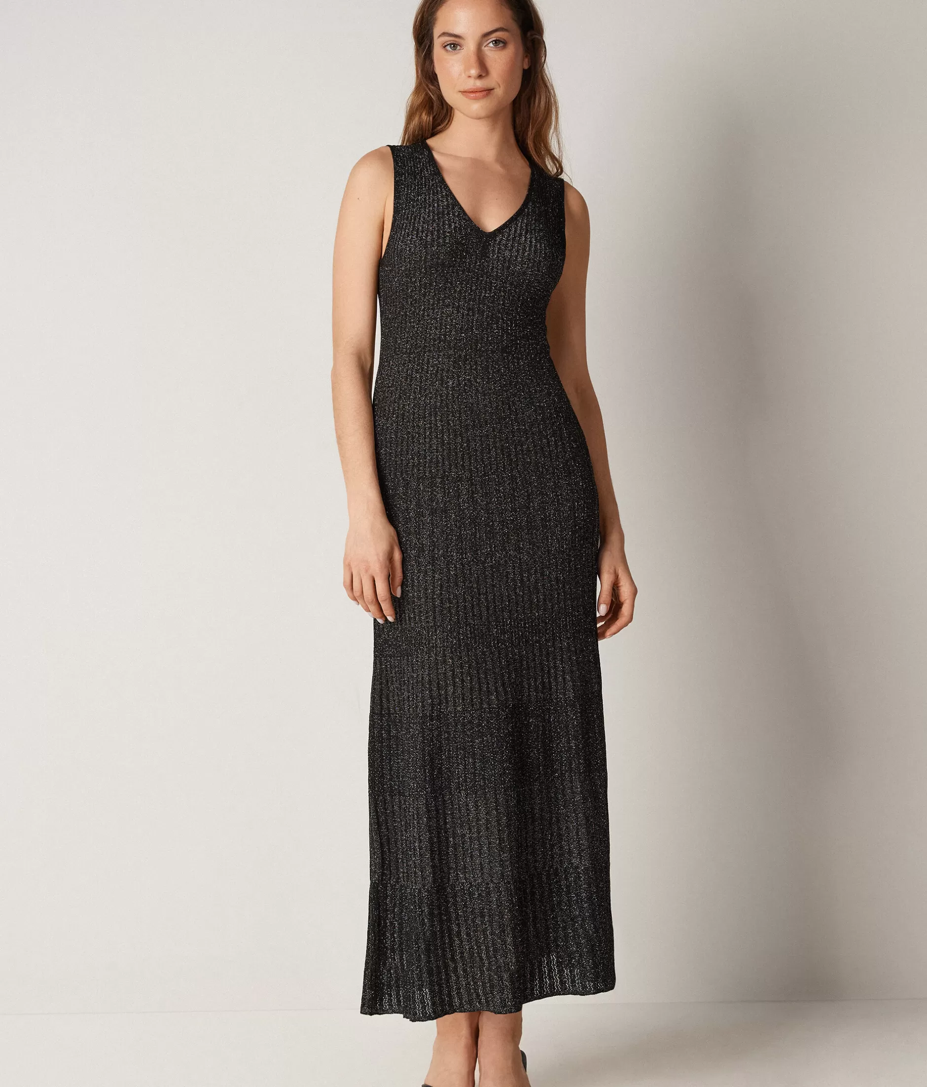 Abito in Lamé Falconeri con Scollatura a V - Elegante Vestito Nero Da Donna