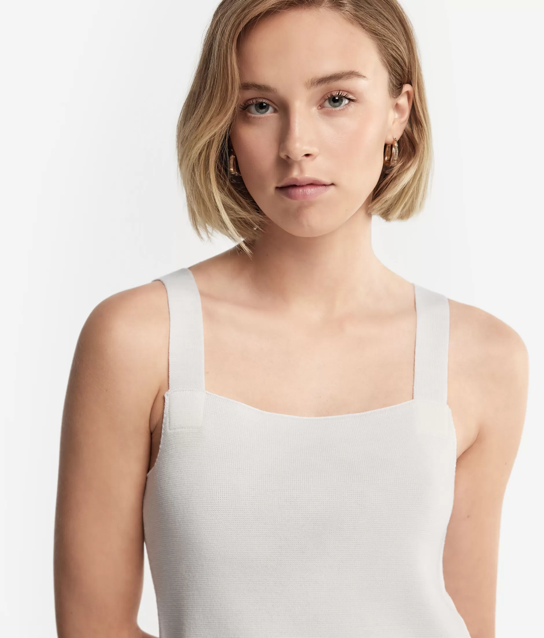 Falconeri Top Corto in Lana con Cuciture Raffinate - Bianco Modello 8005 con Fiocco Elegante - Offerta Speciale a Tempo Limitato